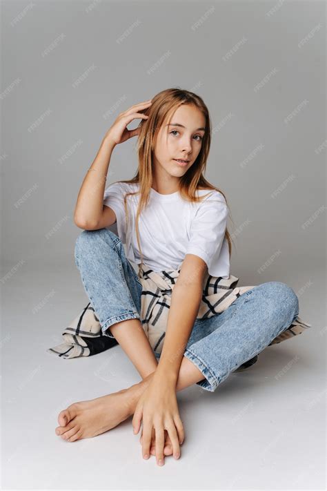 barefoot teens|2,122 16 17 Years Girl Barefoot .